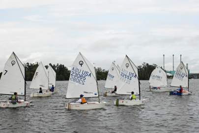 8 people sailing