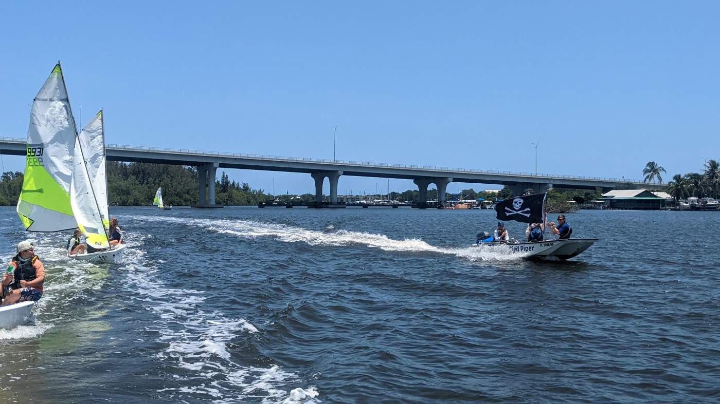 Boats on the lagoon near the bridge